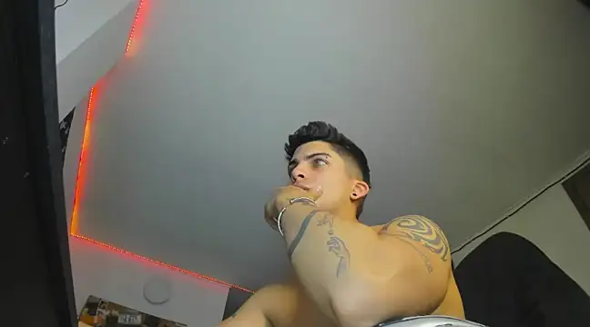 Snapshot of charlie_hotxxx chatting on 03/23/25, 01:42 charlie hotxxx online show from 03/23/25, 01:42