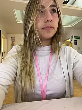 Snapshot of _Emma_Valka chatting on 01/15/25, 12:36 Emma Valka online show from 01/15/25, 12:36