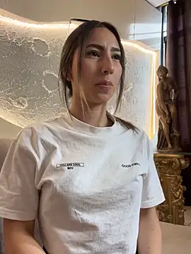 Snapshot of _Emma_Valka chatting on 11/11/25, 12:16 Emma Valka online show from 11/11/25, 12:16