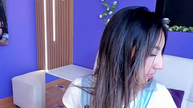 Snapshot of _Emma_Valka chatting on 11/26/25, 06:53 Emma Valka online show from 11/26/25, 06:53