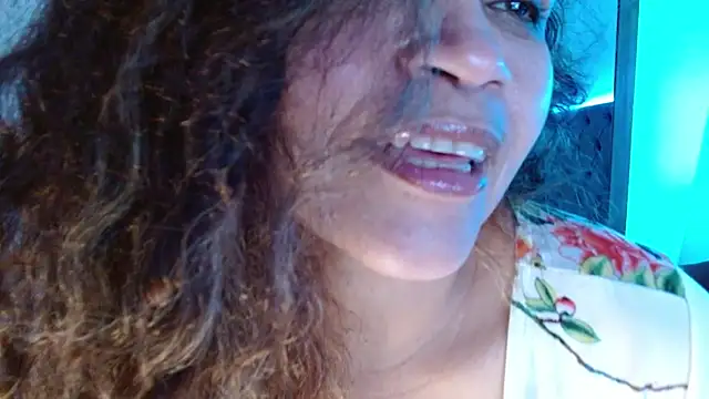Snapshot of Alma_Sexyy chatting on 02/24/25, 05:00 Alma Sexyy online show from 02/24/25, 05:00