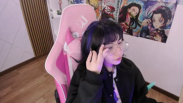 Snapshot of Purplee_Baby chatting on 12/15/24, 07:10 Purplee Baby online show from 12/15/24, 07:10