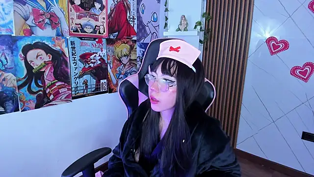 Snapshot of Purplee_Baby chatting on 02/15/25, 02:47 Purplee Baby online show from 02/15/25, 02:47