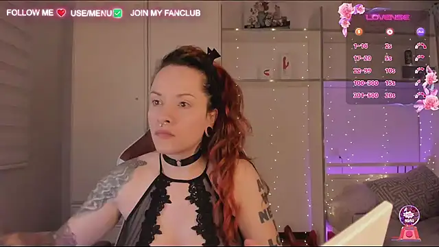 Snapshot of Domina_Deivis chatting on 01/11/25, 05:10 Domina Deivis online show from 01/11/25, 05:10