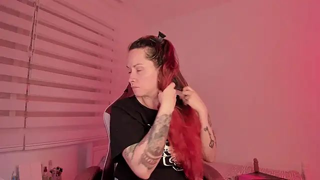 Snapshot of Domina_Deivis chatting on 02/22/25, 05:12 Domina Deivis online show from 02/22/25, 05:12