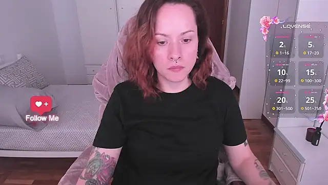 Snapshot of Domina_Deivis chatting on 10/14/25, 11:33 Domina Deivis online show from 10/14/25, 11:33