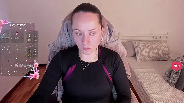 Snapshot of Domina_Deivis chatting on 11/21/25, 01:32 Domina Deivis online show from 11/21/25, 01:32