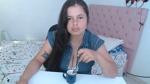 Snapshot of Aliciaheart chatting on 12/20/24, 07:39 Aliciaheart online show from 12/20/24, 07:39