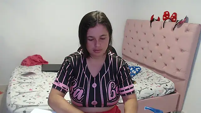 Snapshot of Aliciaheart chatting on 01/17/25, 08:34 Aliciaheart online show from 01/17/25, 08:34