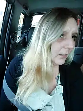 BecciDeluxe online show from 10/16/25, 03:46