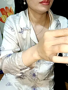 Snapshot of Blythe_69 chatting on 11/05/25, 12:32 Blythe 69 online show from 11/05/25, 12:32