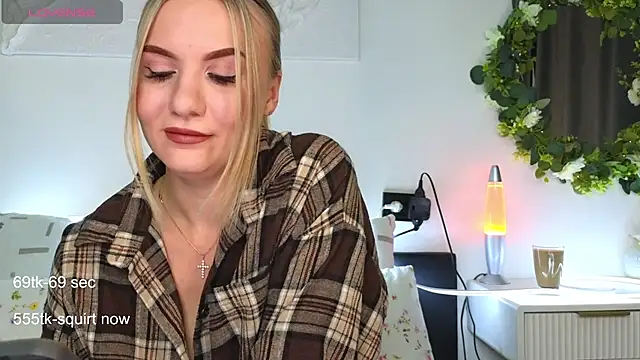 Maria Shy online show from 09/10/25, 09:09