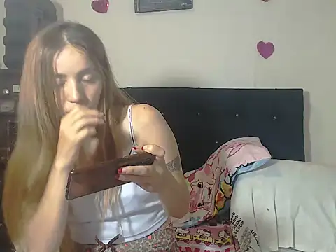 Snapshot of valerivegass chatting on 10/24/25, 08:27 valerivegass online show from 10/24/25, 08:27