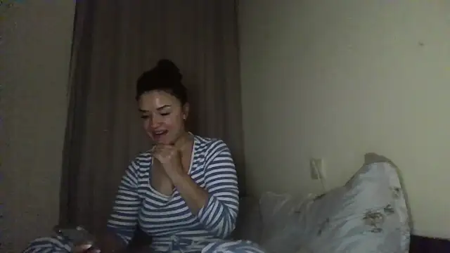 Linusya online show from 11/15/25, 04:58