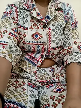 Snapshot of sweet_jia23 chatting on 10/29/25, 04:26 sweet jia23 online show from 10/29/25, 04:26