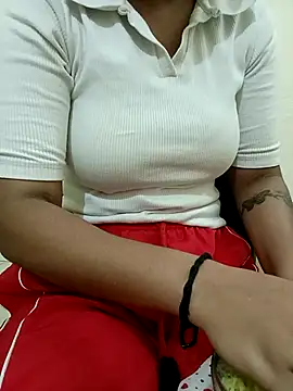 Snapshot of sweet_jia23 chatting on 10/30/25, 04:47 sweet jia23 online show from 10/30/25, 04:47