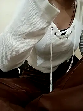 Snapshot of sweet_jia23 chatting on 11/08/25, 05:07 sweet jia23 online show from 11/08/25, 05:07