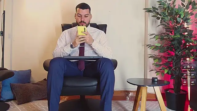 Snapshot of HenryBenso chatting on 09/11/25, 05:35 HenryBenso online show from 09/11/25, 05:35