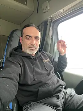 Snapshot of dzhakar chatting on 02/24/25, 12:37 dzhakar online show from 02/24/25, 12:37
