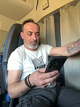 Snapshot of dzhakar chatting on 03/19/25, 12:01 dzhakar online show from 03/19/25, 12:01
