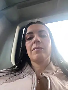 Snapshot of SuzanSmithh chatting on 01/17/25, 11:27 SuzanSmithh online show from 01/17/25, 11:27
