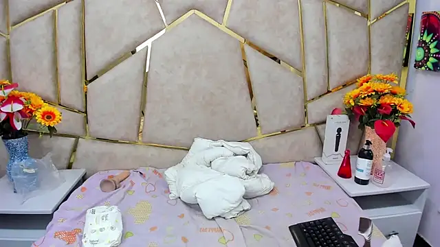 Snapshot of Kloe_Candy1 chatting on 10/26/25, 05:46 Kloe Candy1 online show from 10/26/25, 05:46