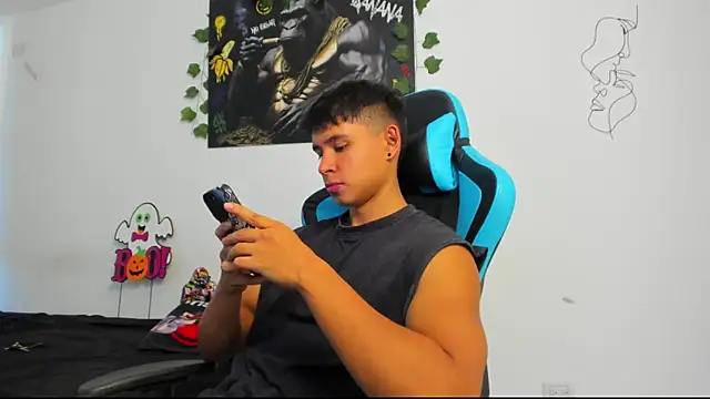 Snapshot of Bray_Kevin chatting on 01/19/25, 10:39 Bray Kevin online show from 01/19/25, 10:39