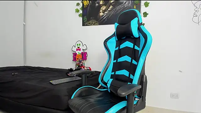 Snapshot of Bray_Kevin chatting on 02/01/25, 01:55 Bray Kevin online show from 02/01/25, 01:55