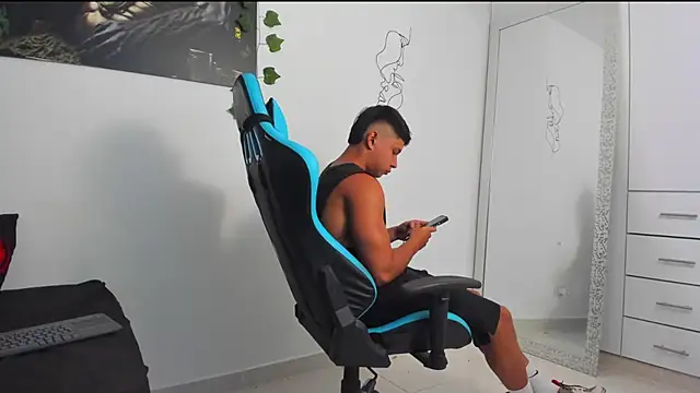 Snapshot of Bray_Kevin chatting on 02/18/25, 12:48 Bray Kevin online show from 02/18/25, 12:48