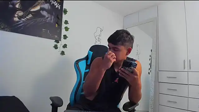 Snapshot of Bray_Kevin chatting on 02/28/25, 01:47 Bray Kevin online show from 02/28/25, 01:47