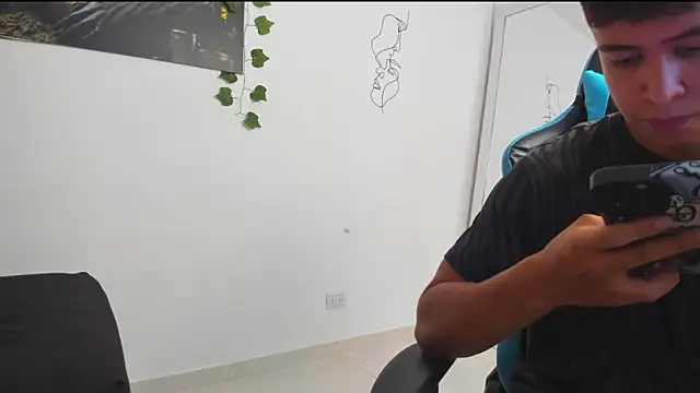 Snapshot of Bray_Kevin chatting on 02/28/25, 11:56 Bray Kevin online show from 02/28/25, 11:56