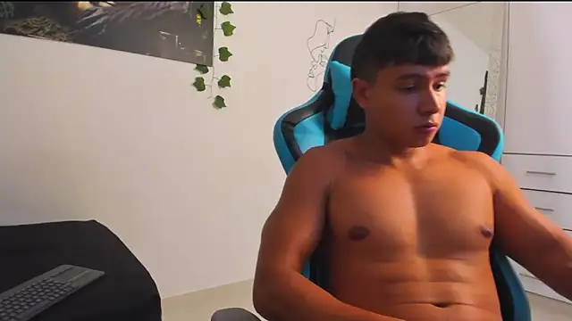 Snapshot of Bray_Kevin chatting on 03/02/25, 10:59 Bray Kevin online show from 03/02/25, 10:59