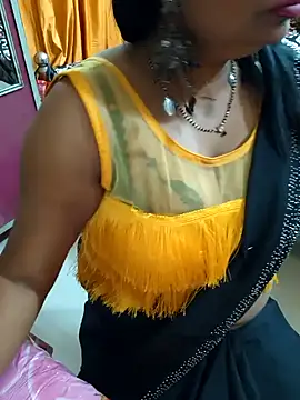 Snapshot of YR-SHIVANI chatting on 12/18/24, 04:09 YR-SHIVANI online show from 12/18/24, 04:09