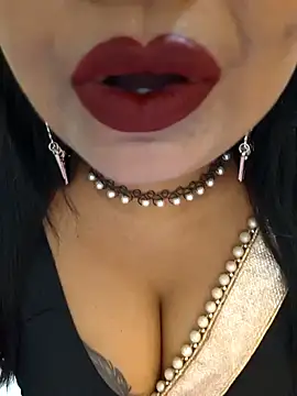 Snapshot of YR-SHIVANI chatting on 01/05/25, 03:53 YR-SHIVANI online show from 01/05/25, 03:53