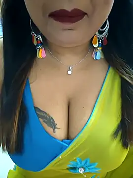 Snapshot of YR-SHIVANI chatting on 03/06/25, 04:19 YR-SHIVANI online show from 03/06/25, 04:19