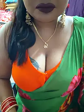 Snapshot of YR-SHIVANI chatting on 09/24/25, 04:05 YR-SHIVANI online show from 09/24/25, 04:05