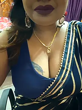 Snapshot of YR-SHIVANI chatting on 10/05/25, 04:11 YR-SHIVANI online show from 10/05/25, 04:11