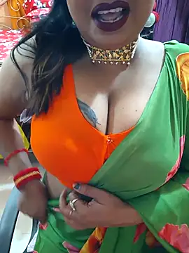 Snapshot of YR-SHIVANI chatting on 10/12/25, 05:06 YR-SHIVANI online show from 10/12/25, 05:06