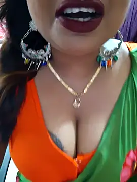 Snapshot of YR-SHIVANI chatting on 10/31/25, 04:35 YR-SHIVANI online show from 10/31/25, 04:35