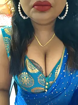 Snapshot of YR-SHIVANI chatting on 11/05/25, 05:40 YR-SHIVANI online show from 11/05/25, 05:40