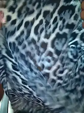 Snapshot of YR-SHIVANI chatting on 11/17/25, 05:46 YR-SHIVANI online show from 11/17/25, 05:46