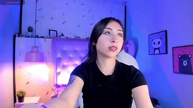 Snapshot of _cloe_martinez chatting on 03/04/25, 10:16 cloe martinez online show from 03/04/25, 10:16
