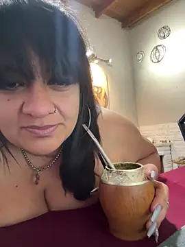 Snapshot of Sensualmente333 chatting on 09/13/25, 11:21 Sensualmente333 online show from 09/13/25, 11:21