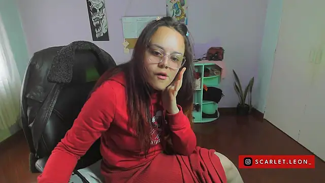 Scarletleon77 online show from 01/30/25, 04:24