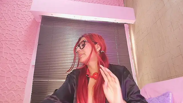 Snapshot of paulinasaeEnz chatting on 02/19/25, 06:43 paulinasaeEnz online show from 02/19/25, 06:43