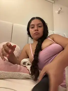 Snapshot of Nathcurly_ chatting on 10/07/25, 02:20 Nathcurly online show from 10/07/25, 02:20