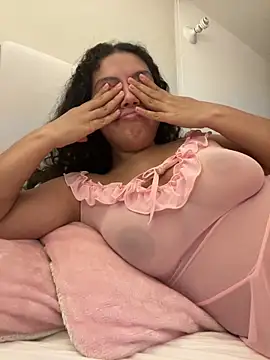 Snapshot of Nathcurly_ chatting on 10/07/25, 10:51 Nathcurly online show from 10/07/25, 10:51