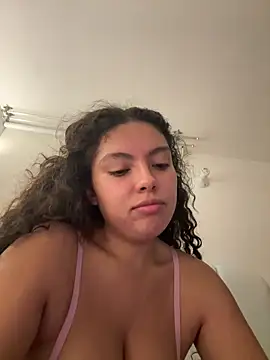 Snapshot of Nathcurly_ chatting on 10/17/25, 03:31 Nathcurly online show from 10/17/25, 03:31