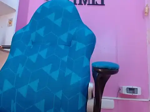 Snapshot of Lila_Pinky chatting on 01/24/25, 08:00 Lila Pinky online show from 01/24/25, 08:00