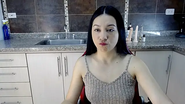 Snapshot of Lila_Pinky chatting on 01/27/25, 02:02 Lila Pinky online show from 01/27/25, 02:02